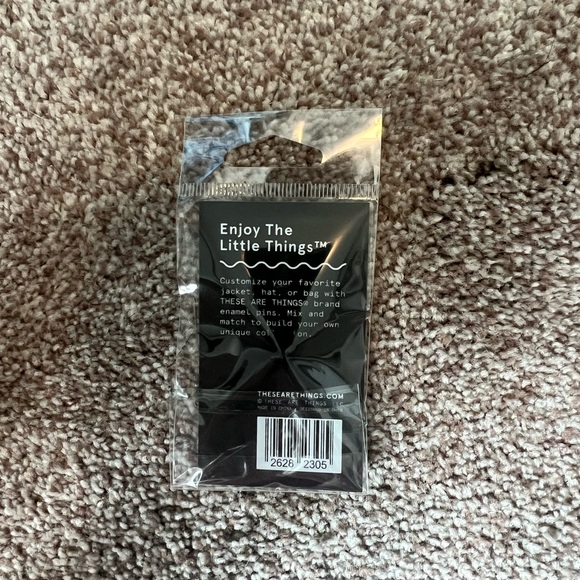 Cat Sleeping on Mushroom Pin 
*NEVER BEEN OPENED/USED* - Picture 2 of 4